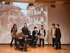 Omogućimo deci sa distrofijom da zaigraju na sceni i dobiju novogodišnje paketiće